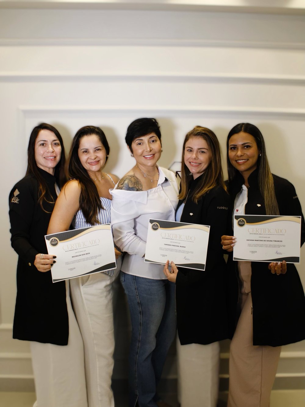 Dra. Elicássia com turma de alunas certificadas